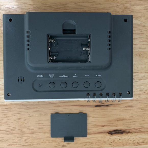 Desk clock - Picture 5 of 5